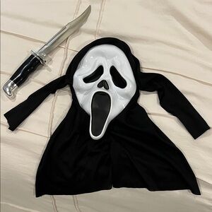 Spirit Black and White Scream Costume with Silver Knife